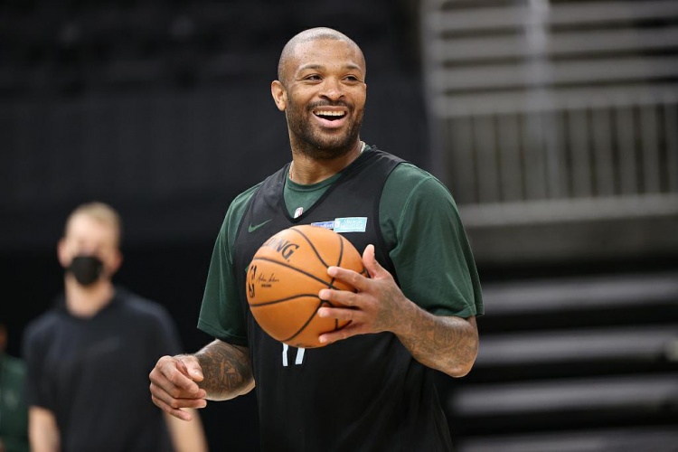 IG观众热烈欢呼!,阿扎伦卡迎来三赛季出色发挥比赛高潮迭起 IG观众热烈欢呼!,阿扎伦卡迎来三赛季出色发挥比赛高潮迭起