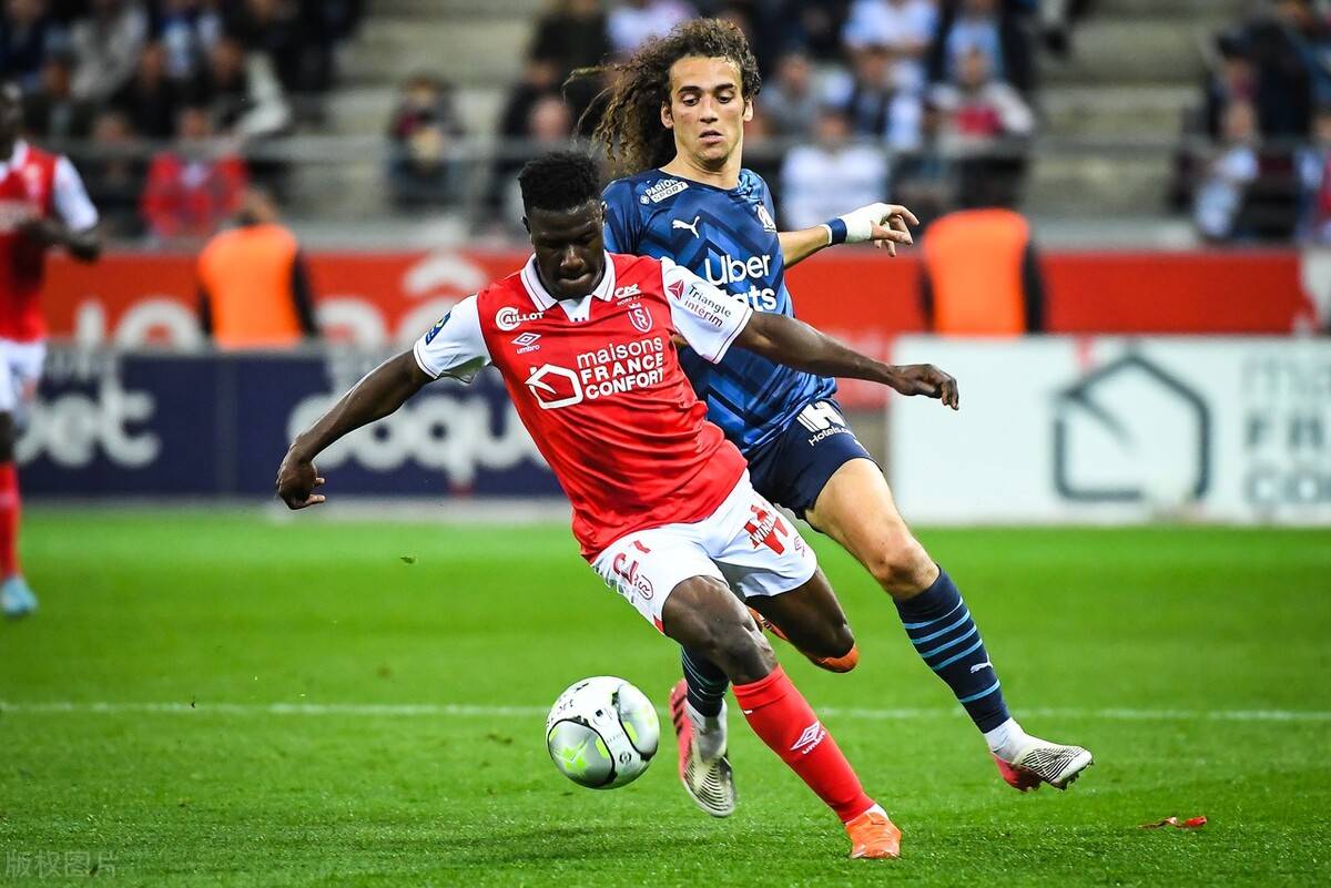 维埃拉加盟AC米兰 维埃拉加盟AC米兰