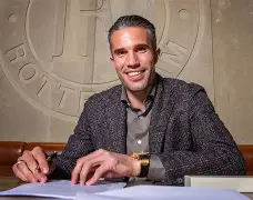 关于费耶诺德内部会议纪要流出——集结日内部沟通,社区盾使命明确,更衣室氛围转暖的信息 关于费耶诺德内部会议纪要流出——集结日内部沟通,社区盾使命明确,更衣室氛围转暖的信息