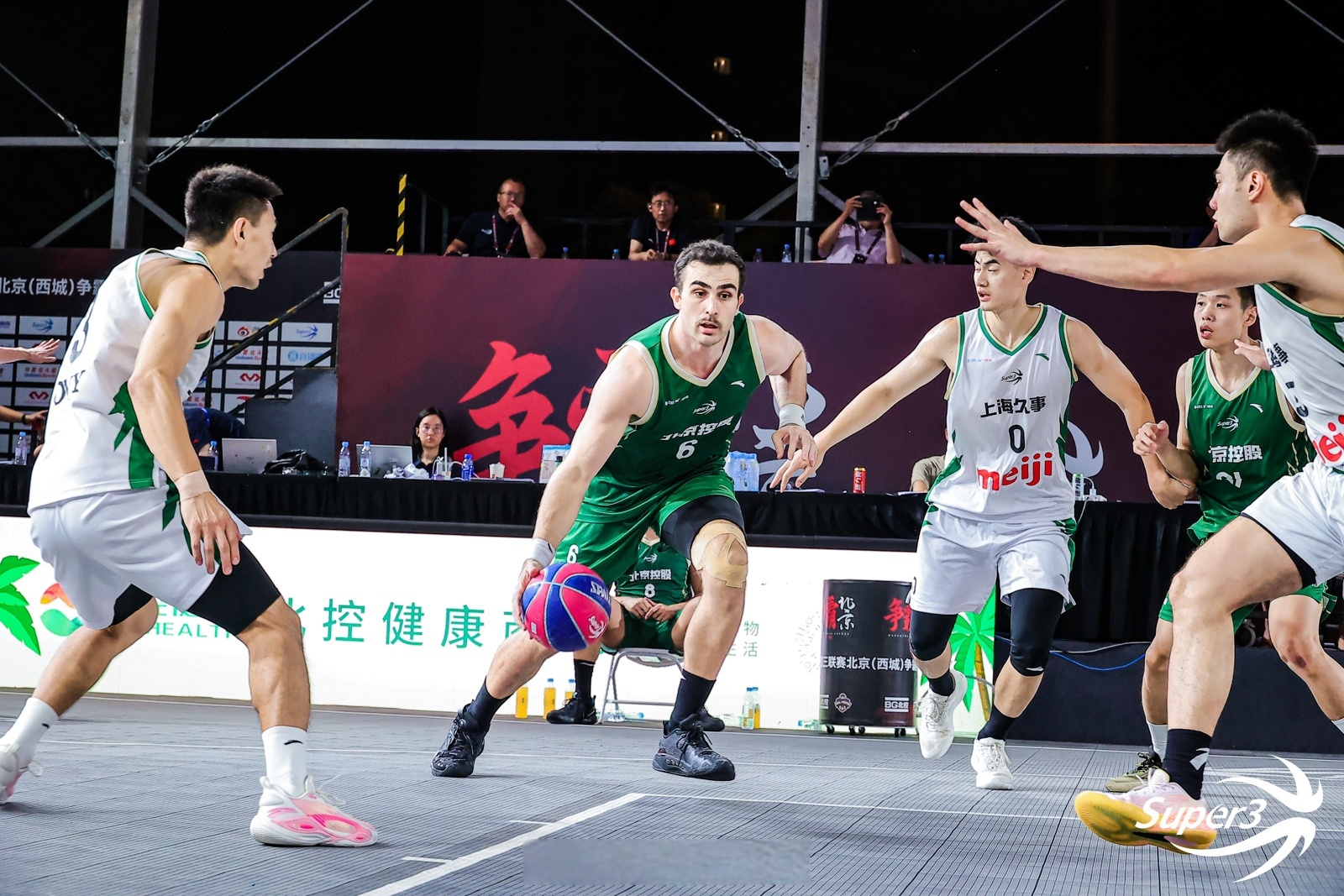  国王杯冲刺阶段走向成谜，深圳男篮迎来里程碑，态度坚定，身体对抗强度拉满