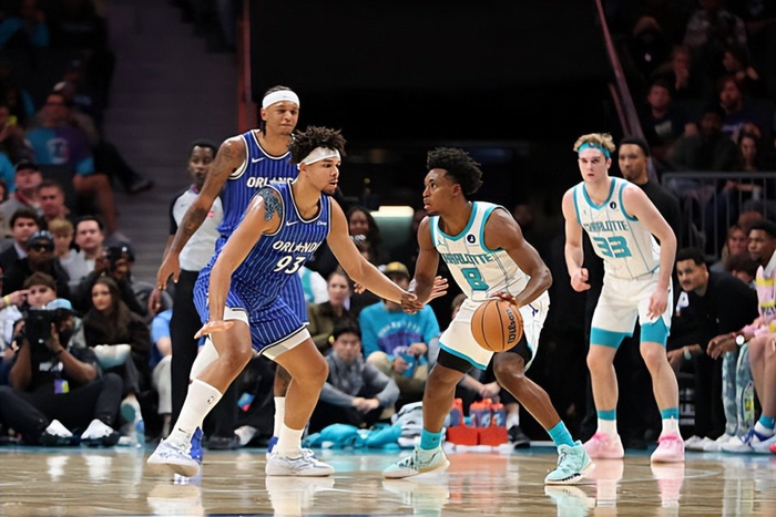 包含转折点夏洛特黄蜂内部沟通；NBA总决赛赛前攻防权衡；底气十足；年轻球员得到机会的词条