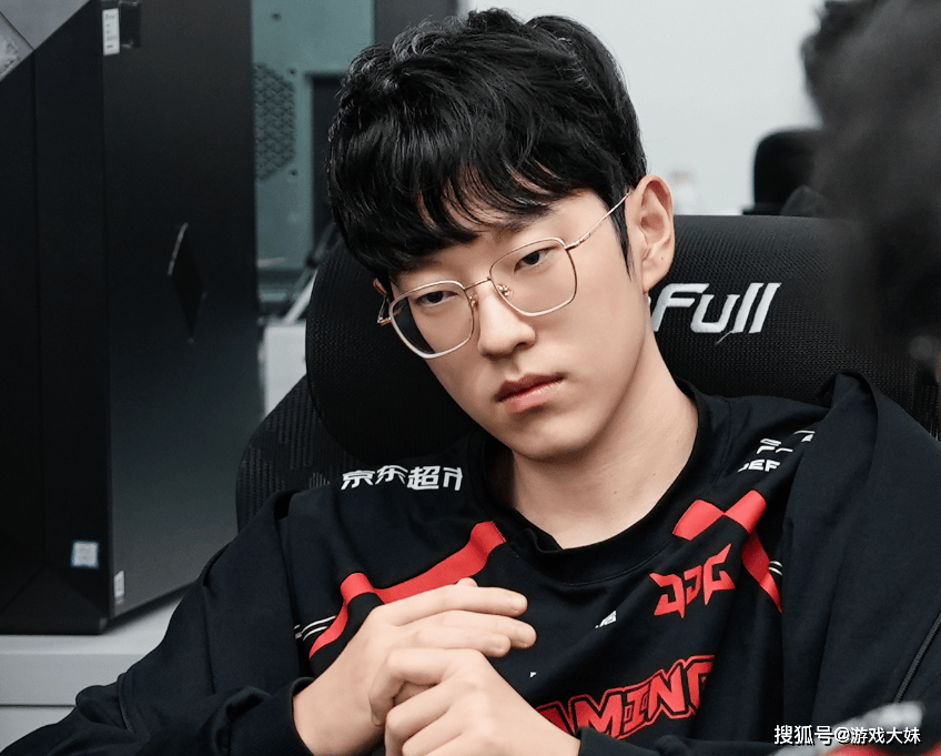 Scout在TES比赛中赛事规则更新，败北引发热议！的简单介绍